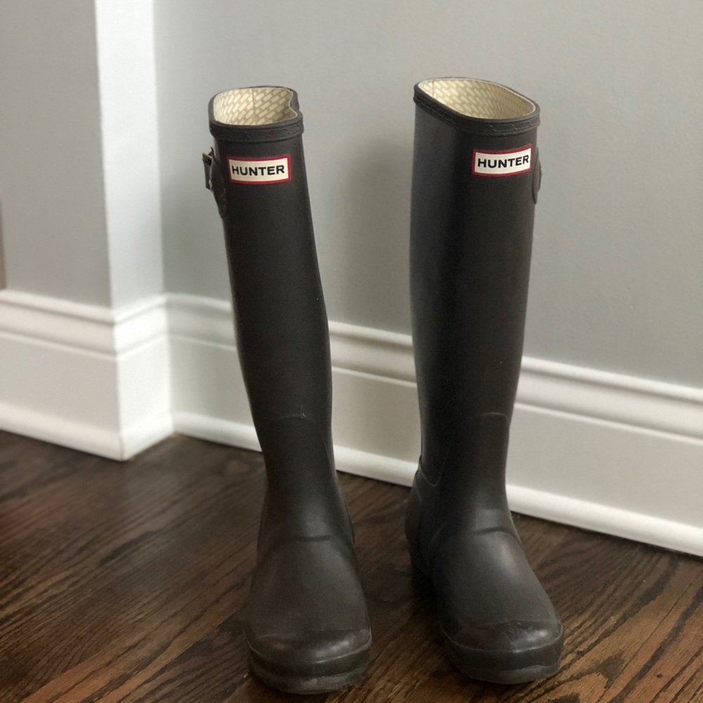 Hunter tall rain boots size 5!